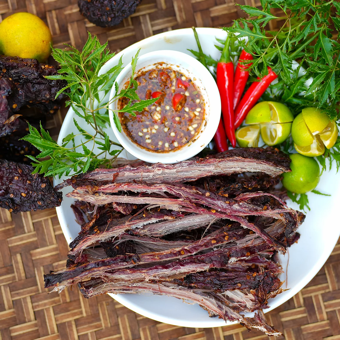 thịt trâu gác bếp