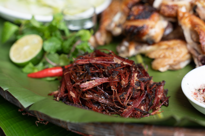 Bà bầu ăn thịt trâu gác bếp được không?