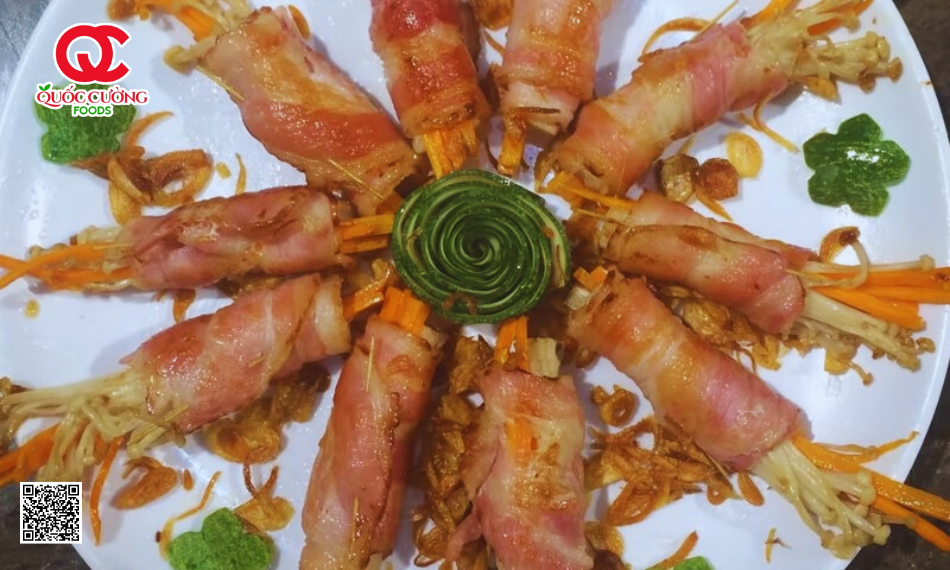 Thịt heo xông khói cuộn nấm