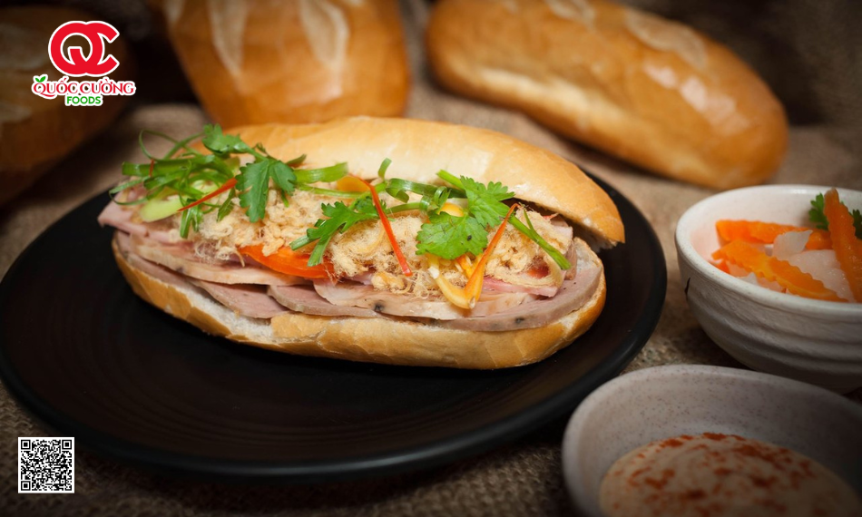 Chả lụa và bánh mì
