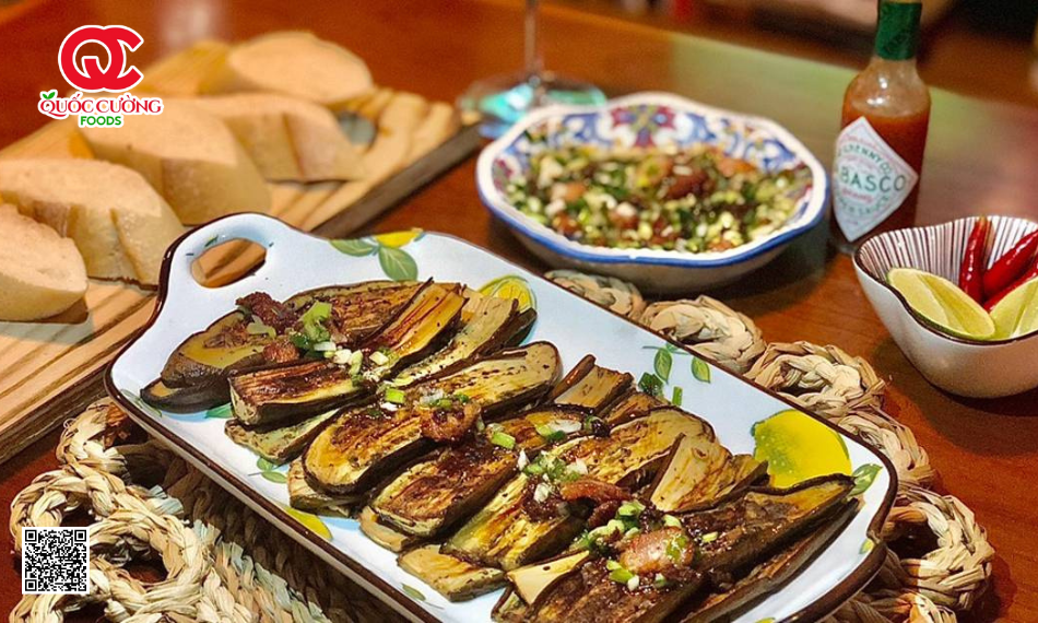 Cà Tím Nướng Sốt Mỡ Hành Thịt Xông Khói