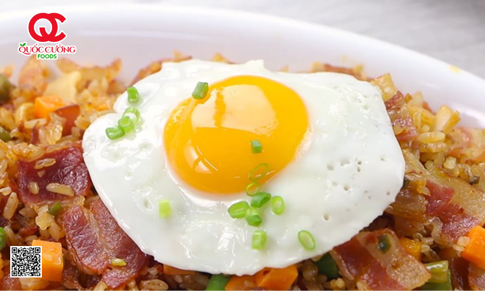 Hướng Dẫn Làm Cơm Chiên Thịt Xông Khói Đổi Vị Ngày Mới