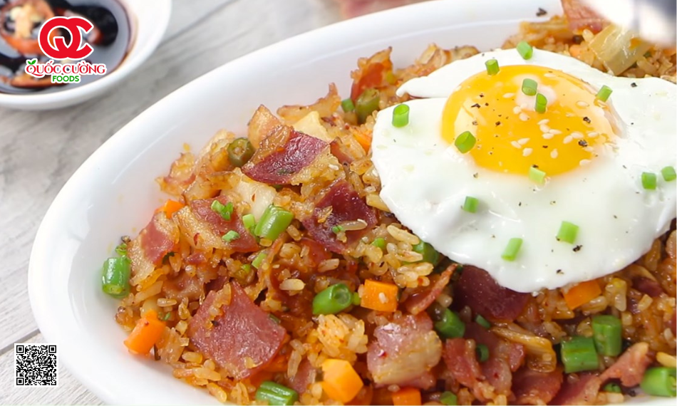Hướng Dẫn Làm Cơm Chiên Thịt Xông Khói Đổi Vị Ngày Mới