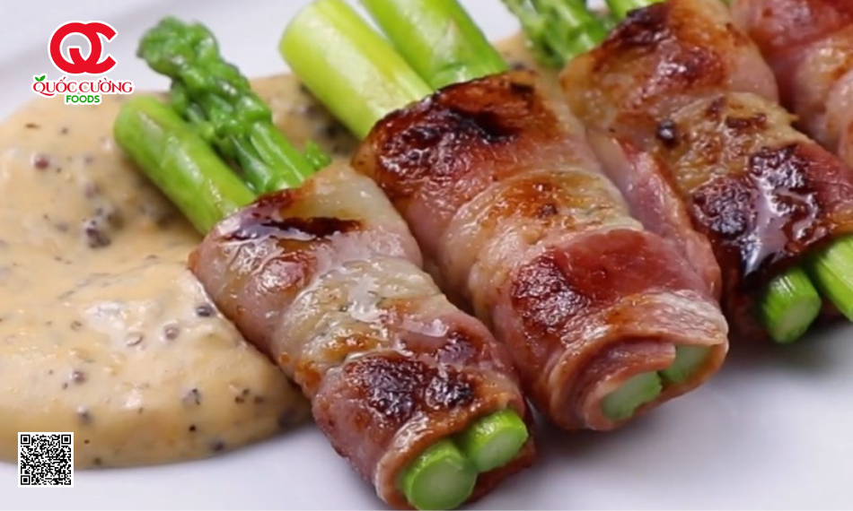 Thịt xông khói cuộn măng tây