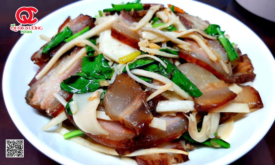 Thịt ba chỉ gác bếp xào mắng đắng