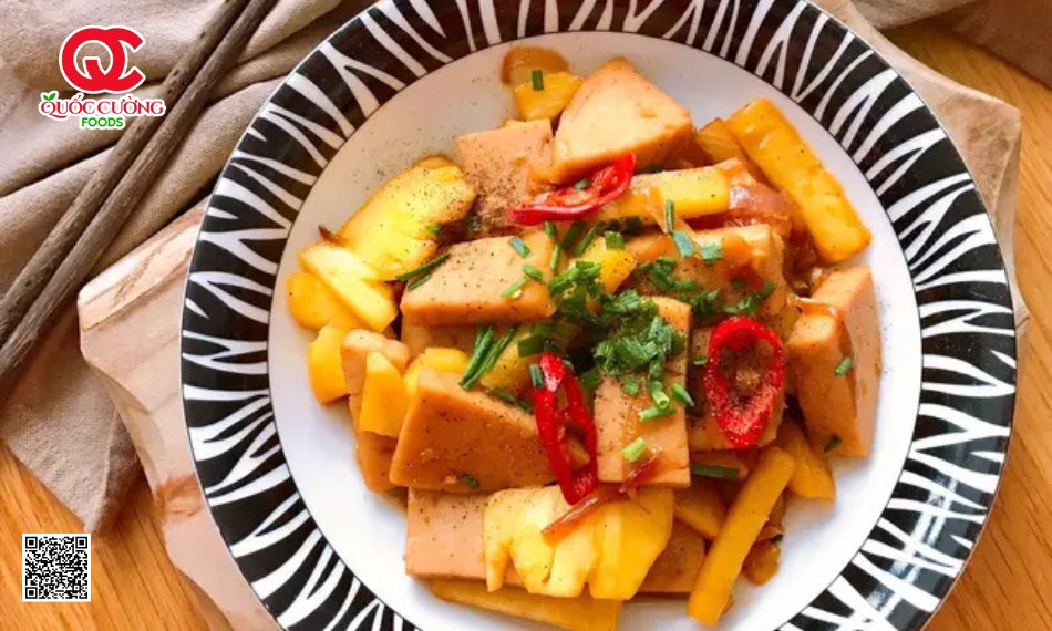 cách làm chả lụa kho khóm cay