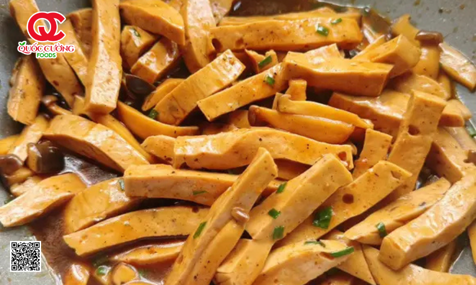 chả lụa kho nấm đùi gà